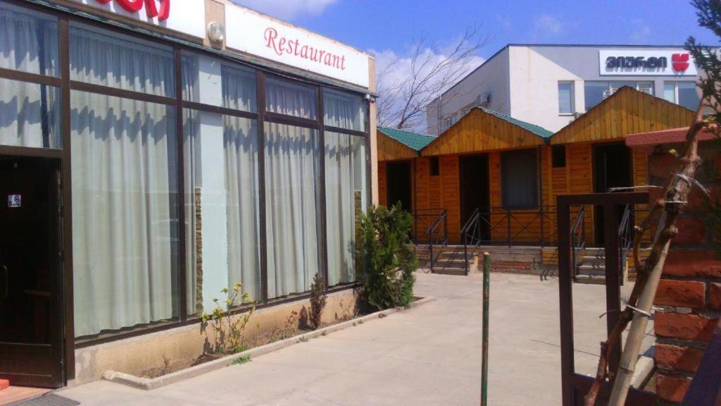 Hotel Lilo Near Airport Tbilissi Extérieur photo