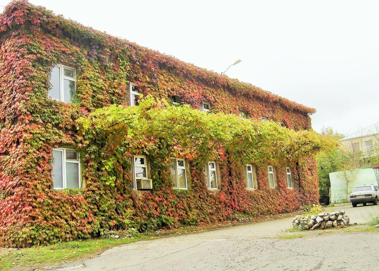Hotel Lilo Near Airport Tbilissi Extérieur photo
